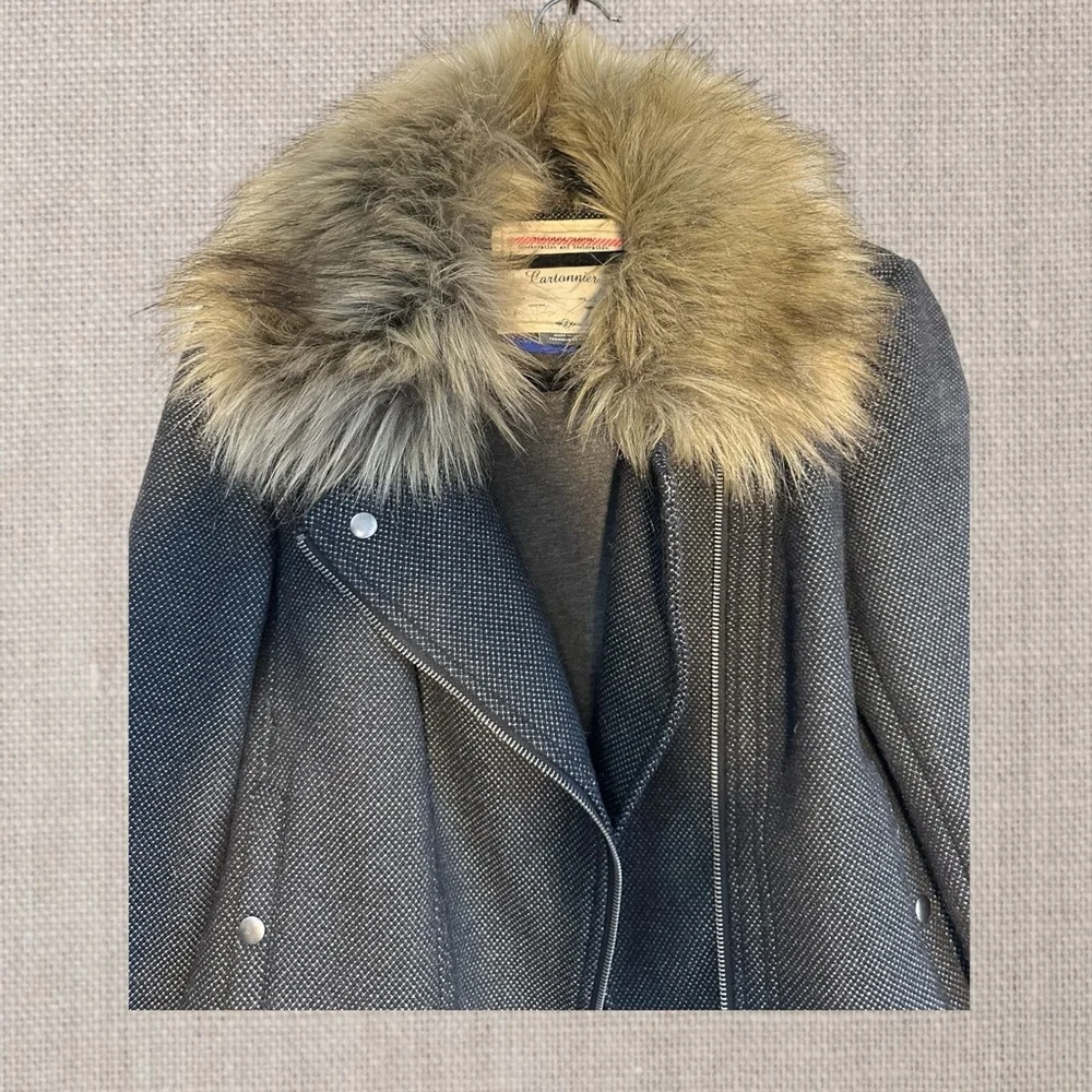 Anthropologie Cartonnier Gray Short Jacket with Faux Fur Trim. - Picture 10 of 11
